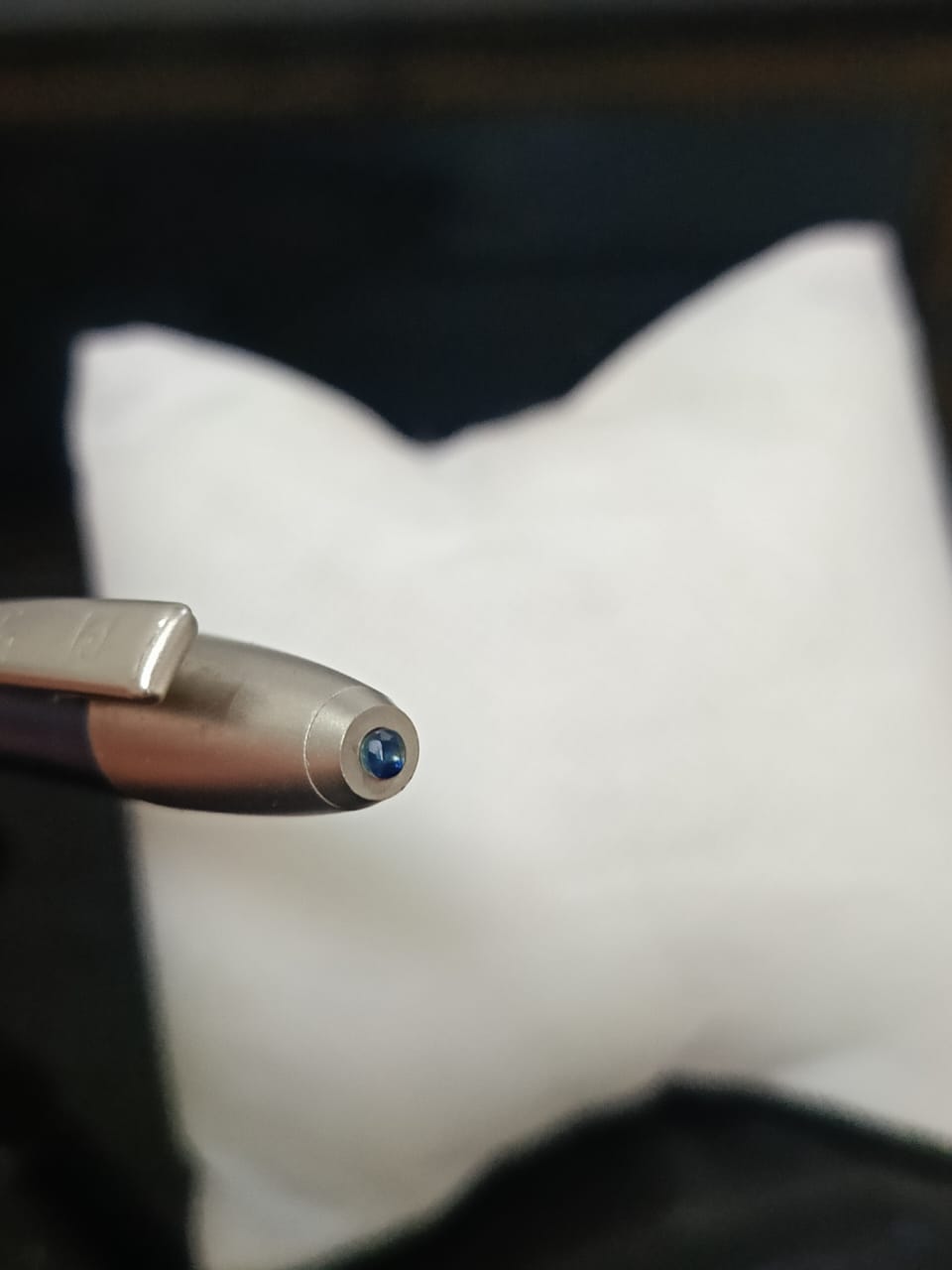 Stylo pierre Cardin avec Pierre saphir bleu