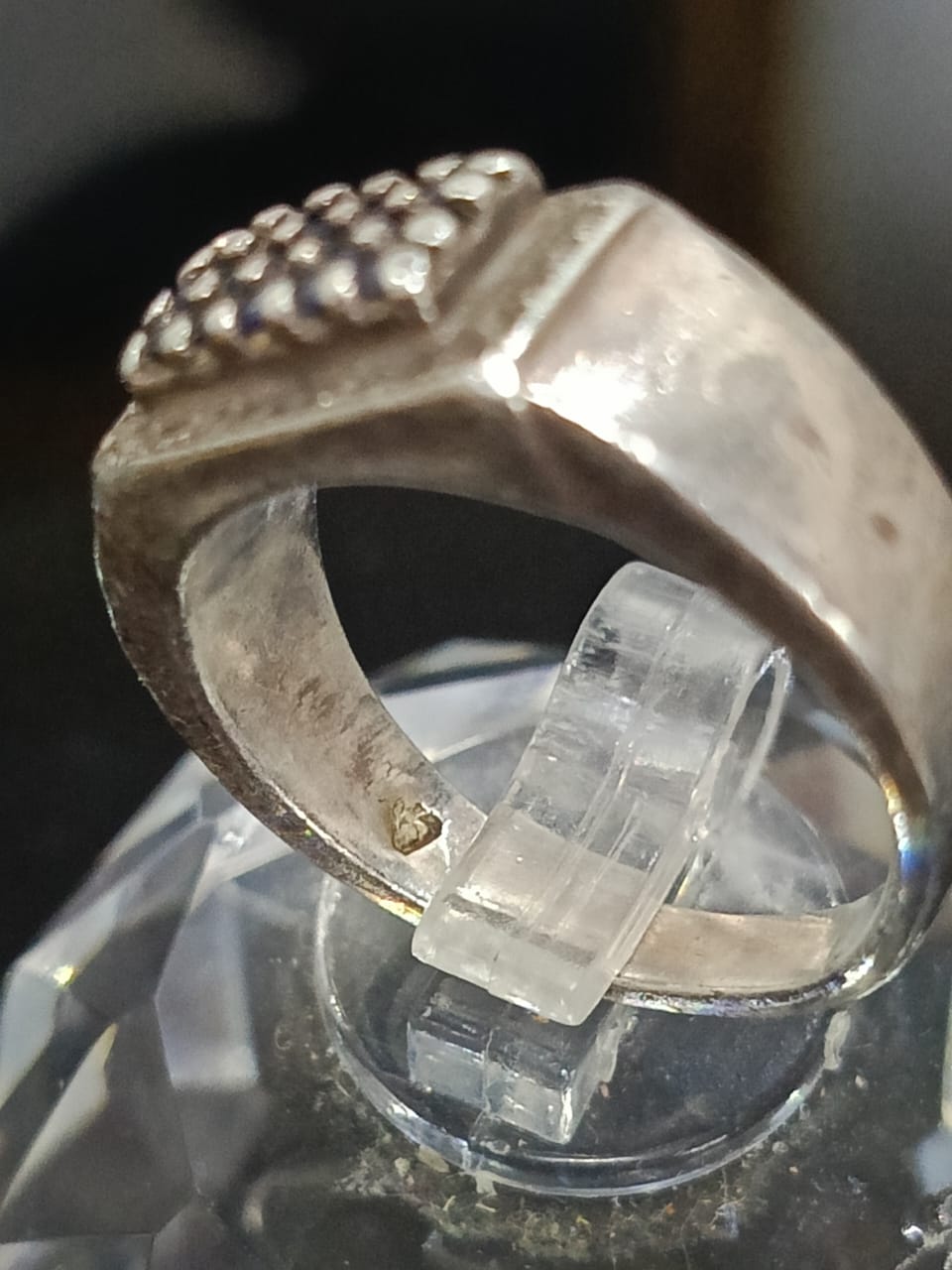 خاتم فضة بحجر ماس وسفير أزرق