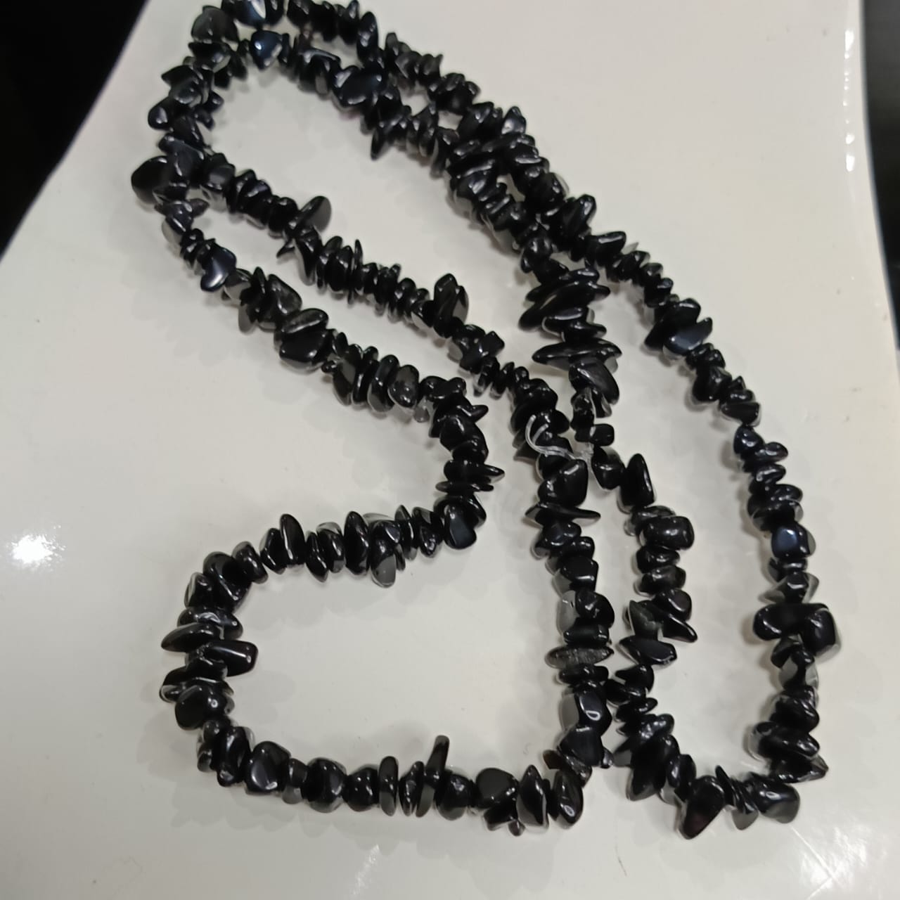 عقد تحفة بحجر عقيق أسود