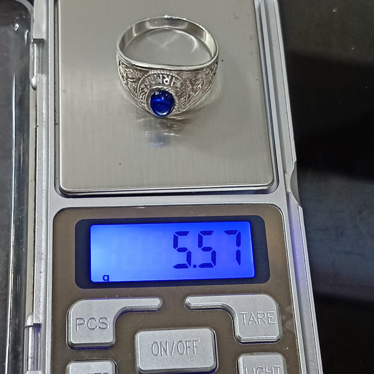 خاتم فضة أمريكي بحجر سفير أزرق