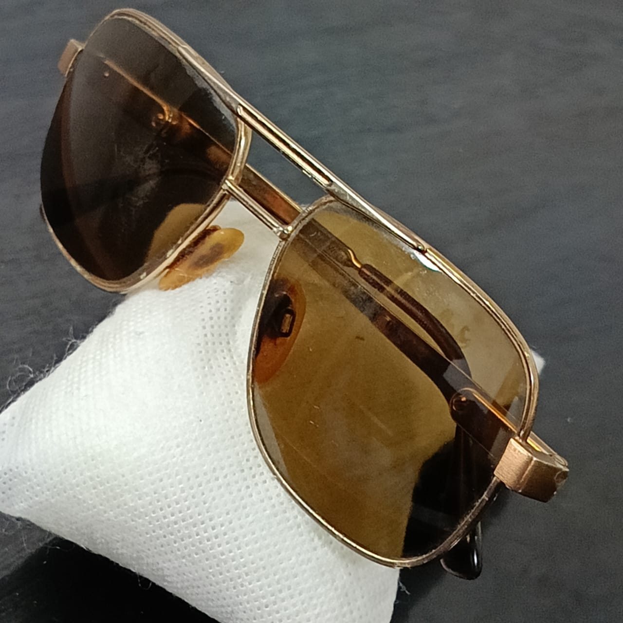 Cadre du lunette plaqué or vintage original
