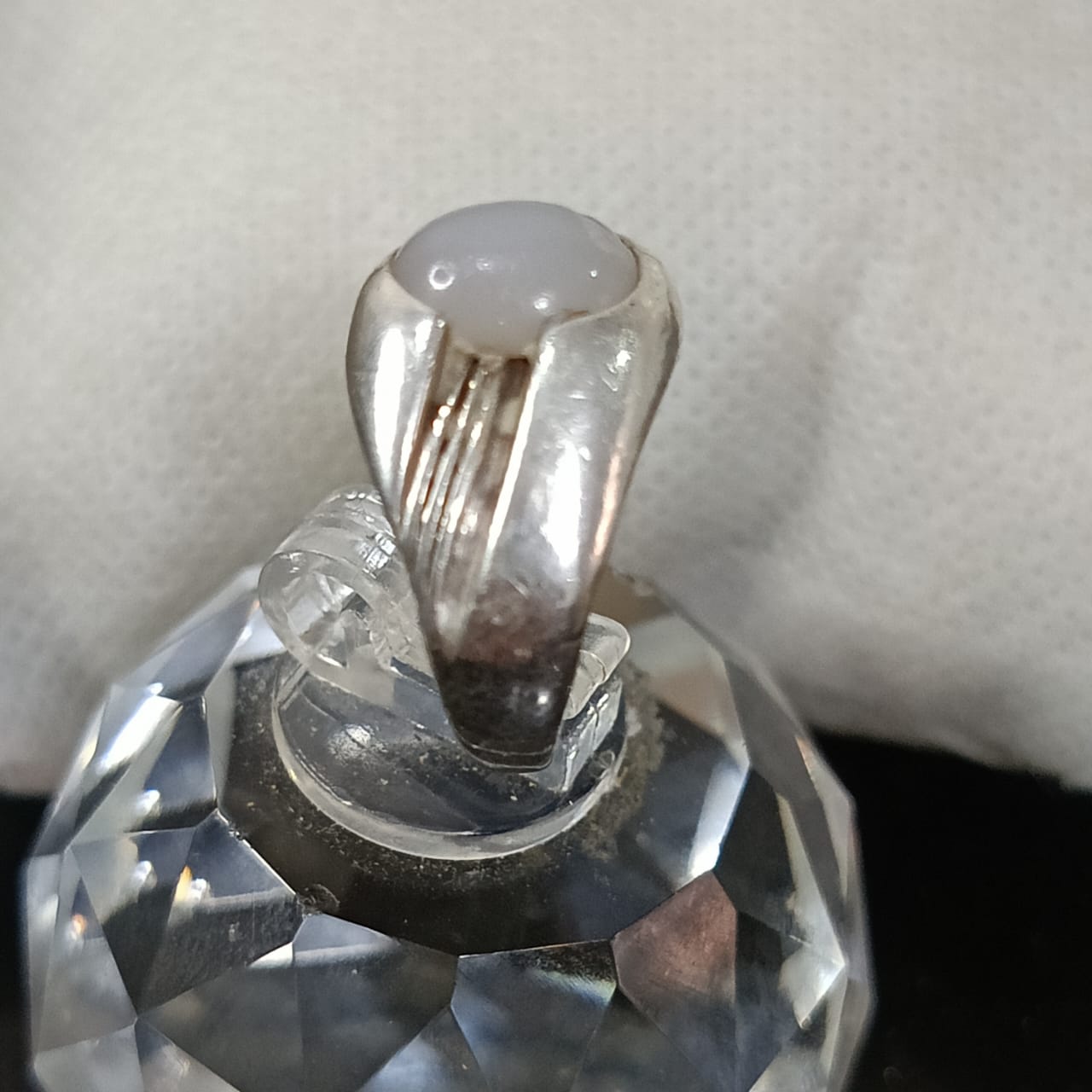 خاتم فضة بحجر عقيق أبيض