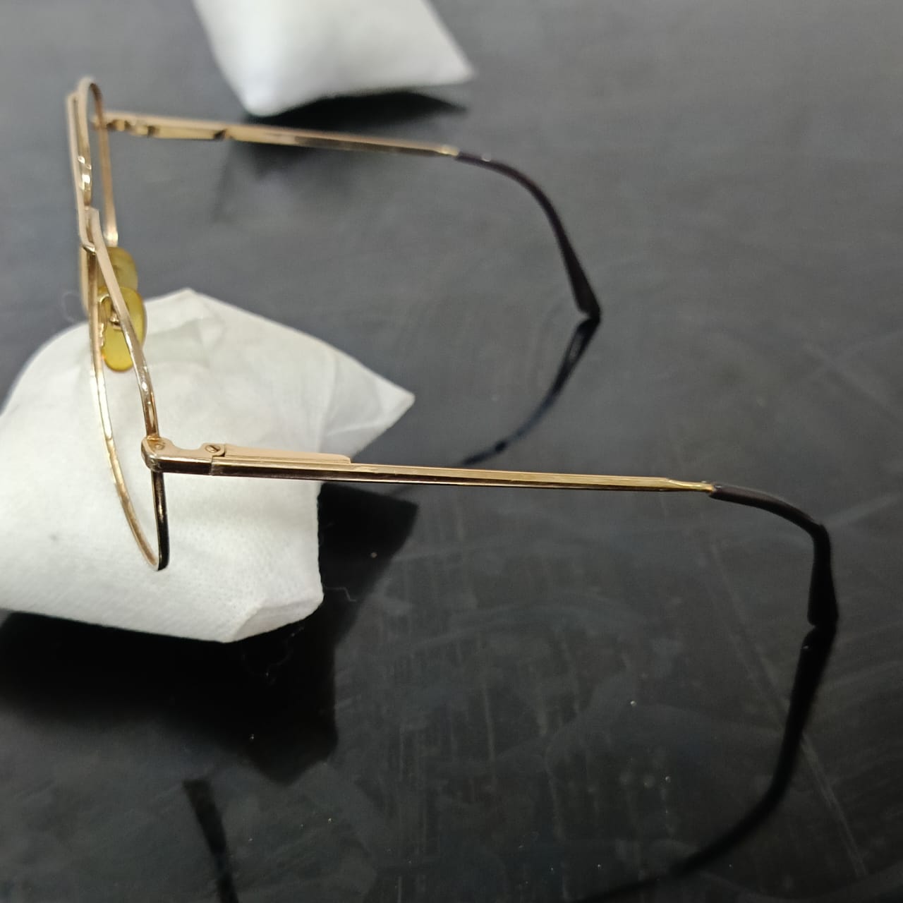 Cadre du lunette plaqué or