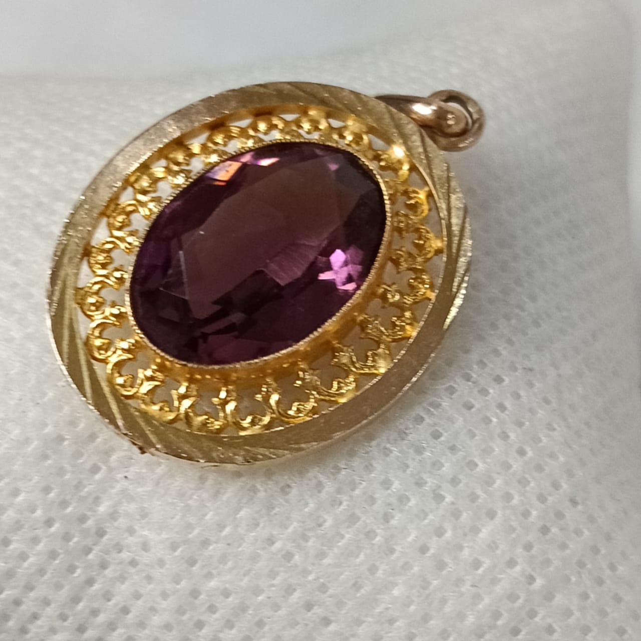 قلادة بلاكي بحجر