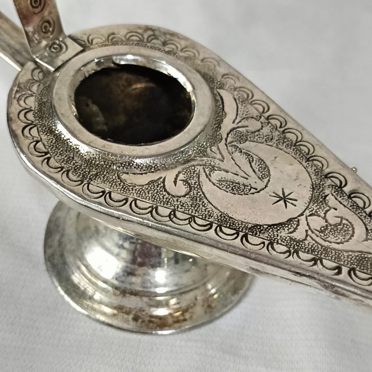 مصباح زيتي قديم نحاس أبيض