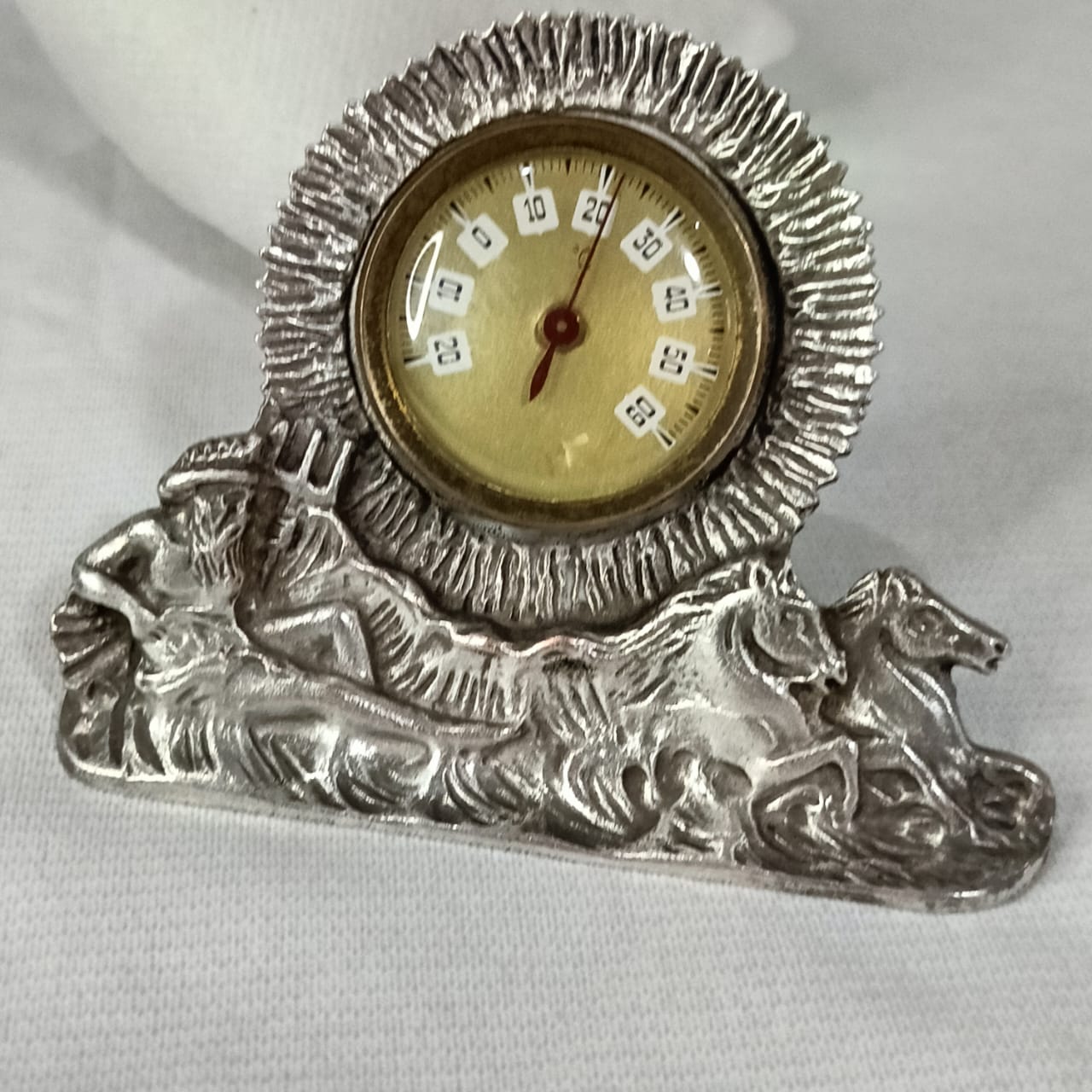 Thermométre en regule pièce unique argenté antique
