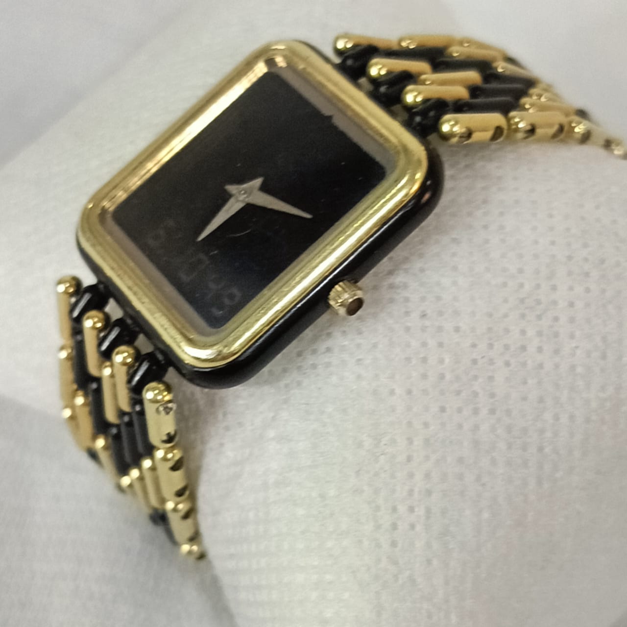 Montre extra plat en plaqué or vintage Quartz