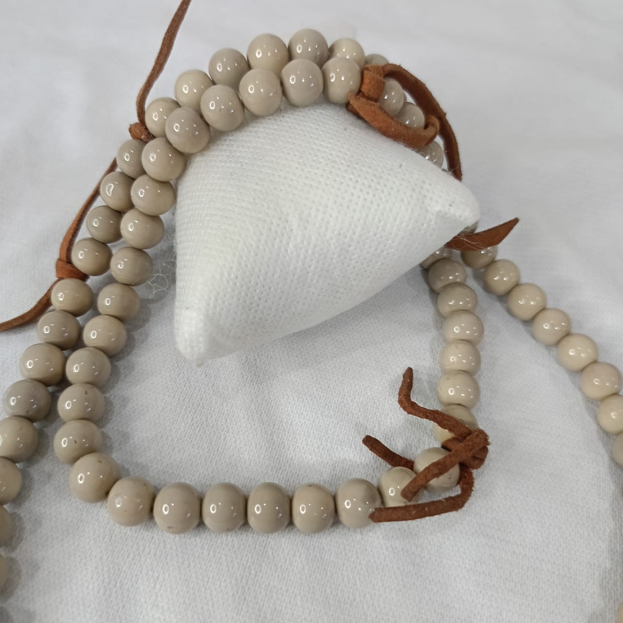 عقد طول وجميل تحفة