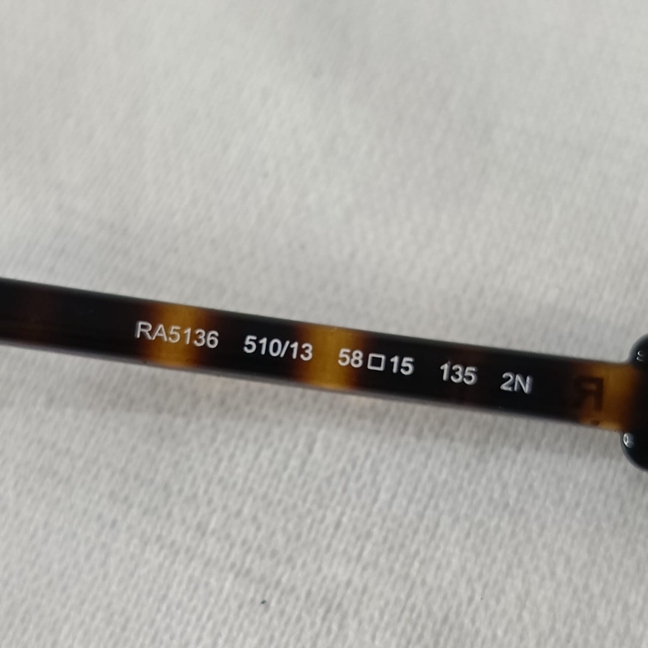 Lunette Ralph Fiennes femme original
