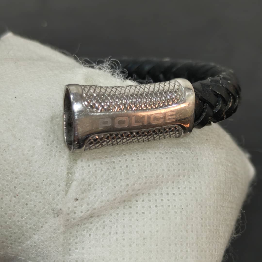 Bracelet police en cuir original
20cm