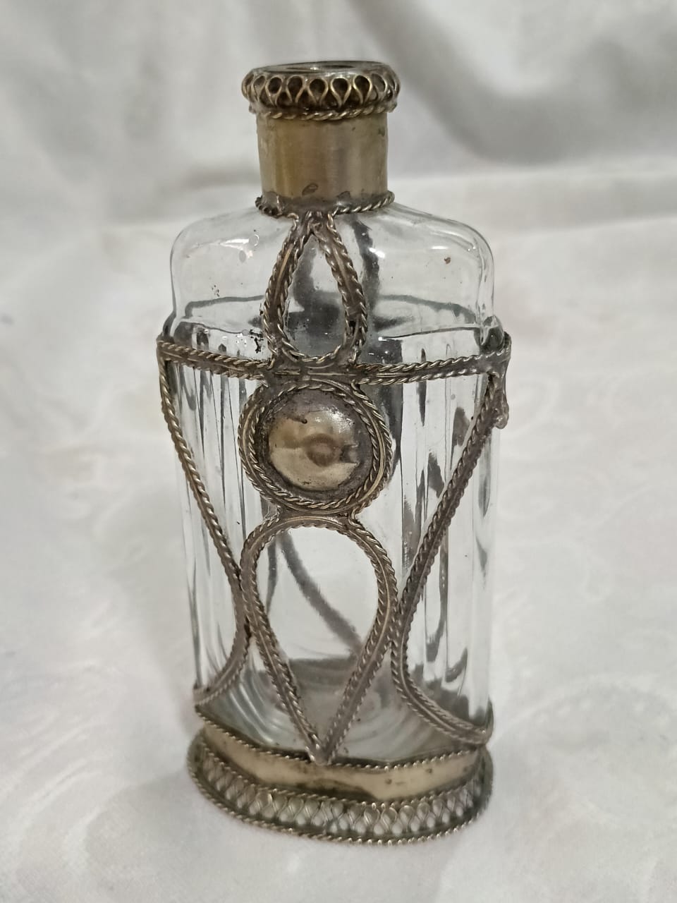 قارورة عطر قديمة للديكور