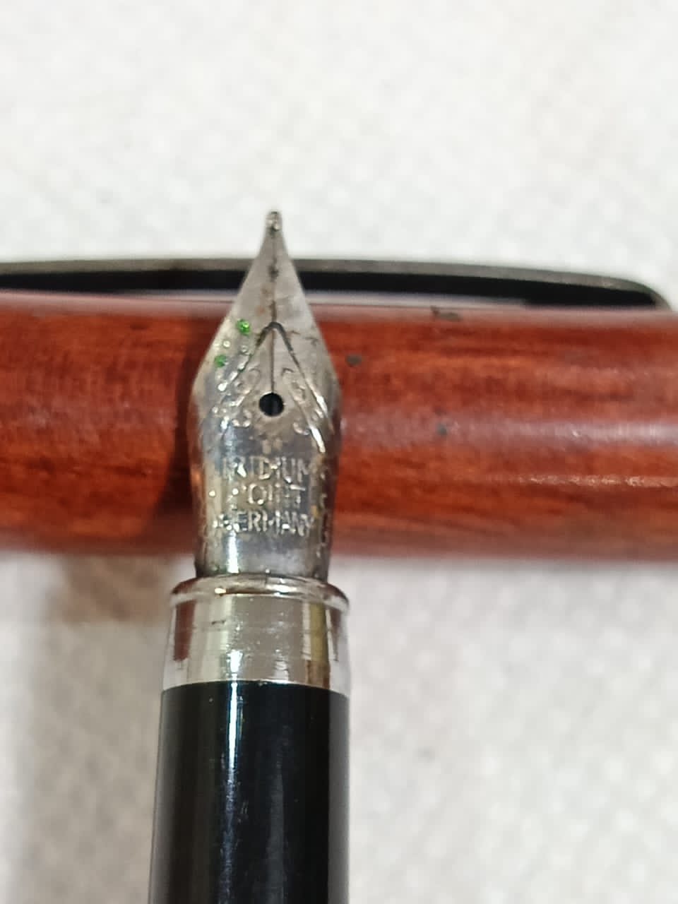 Stylo plume cuire et argent