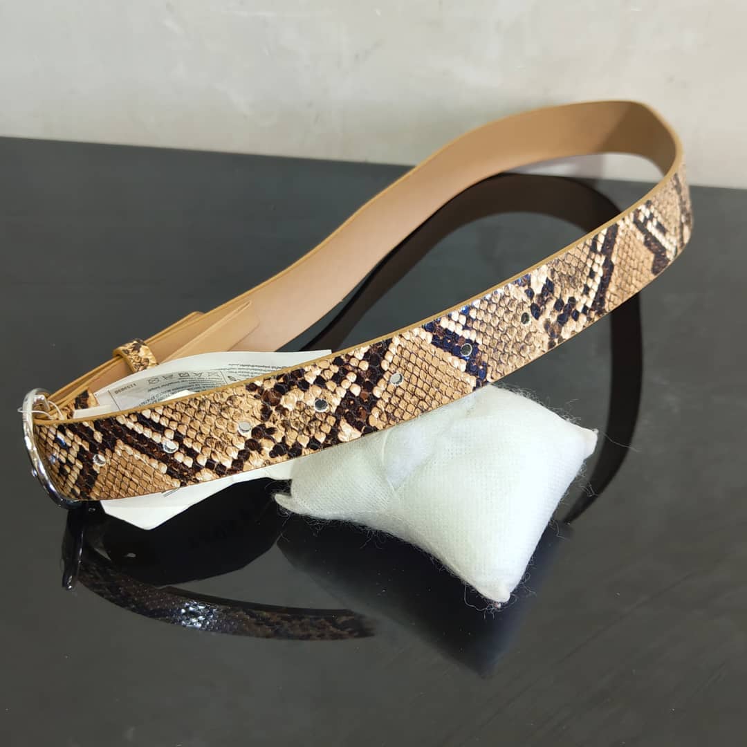 Ceinture terra nova femme original
95cm
Prix 4500