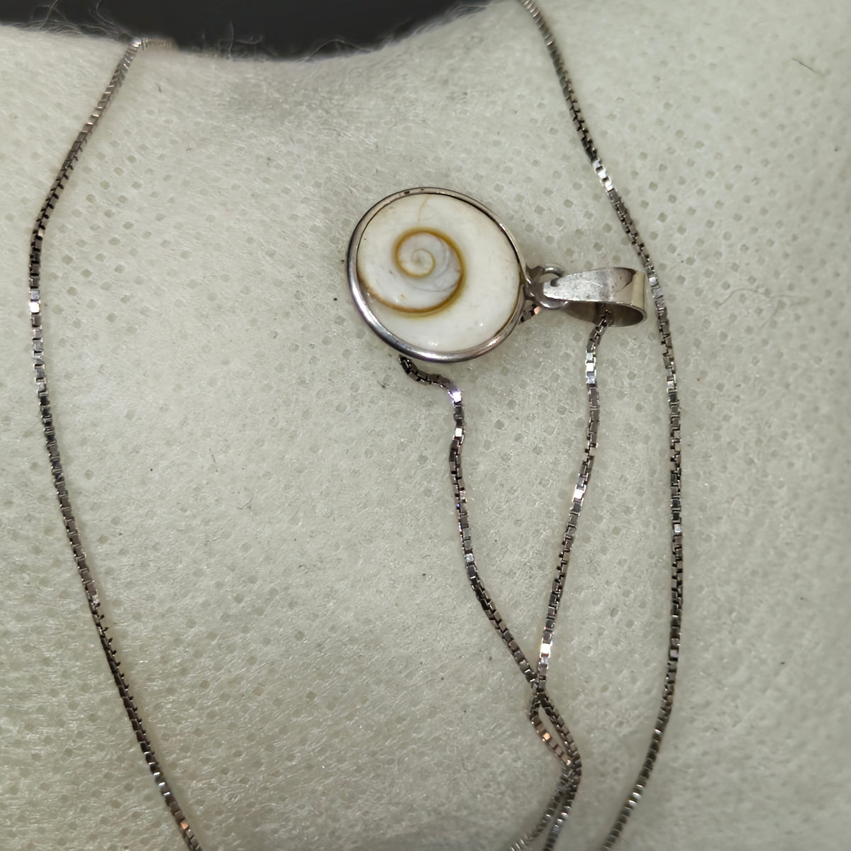 سلسلة فضة تحفة
طول مغلق 20cm
