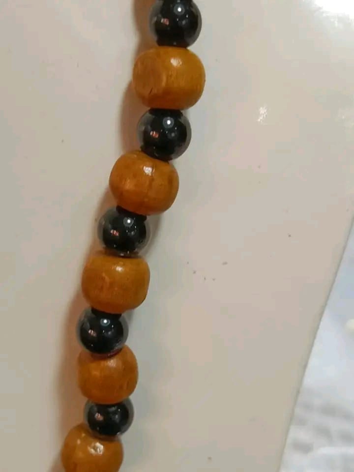 عقد و سوار باحجار طول العقد مغلق 28cm