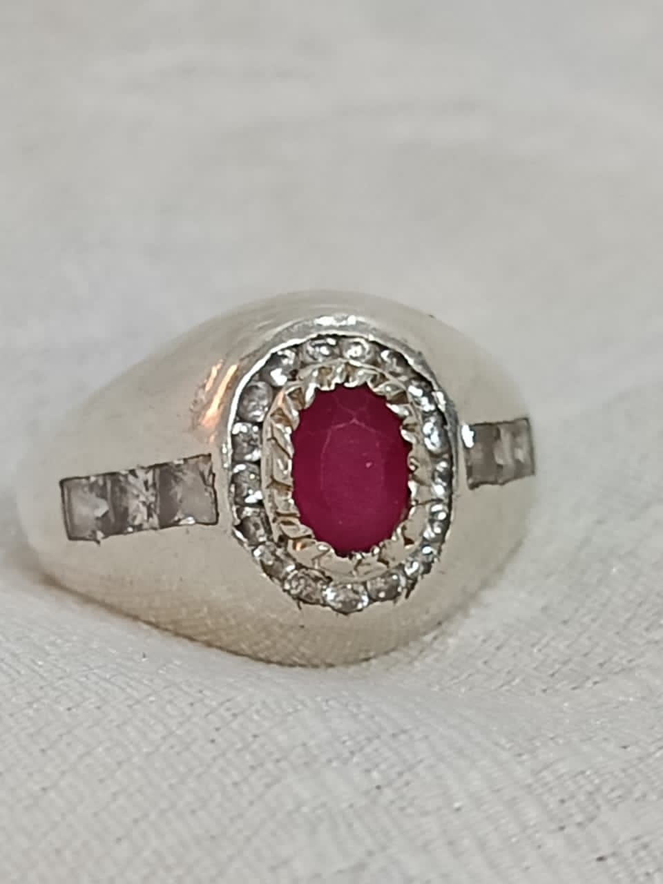 خاتم فضة بحجر ياقوت