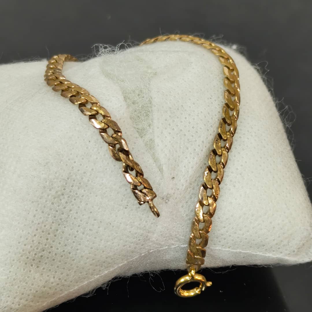 أقراط بلاكي فرنسي حر
10cm