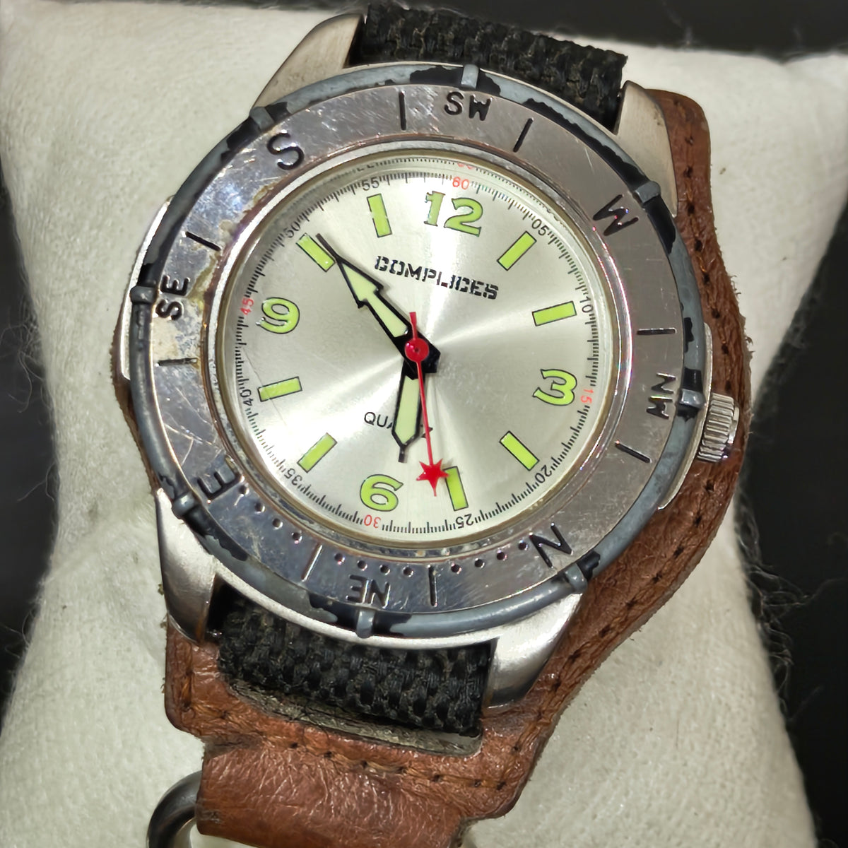 Montre port clé Quartz original
40mm