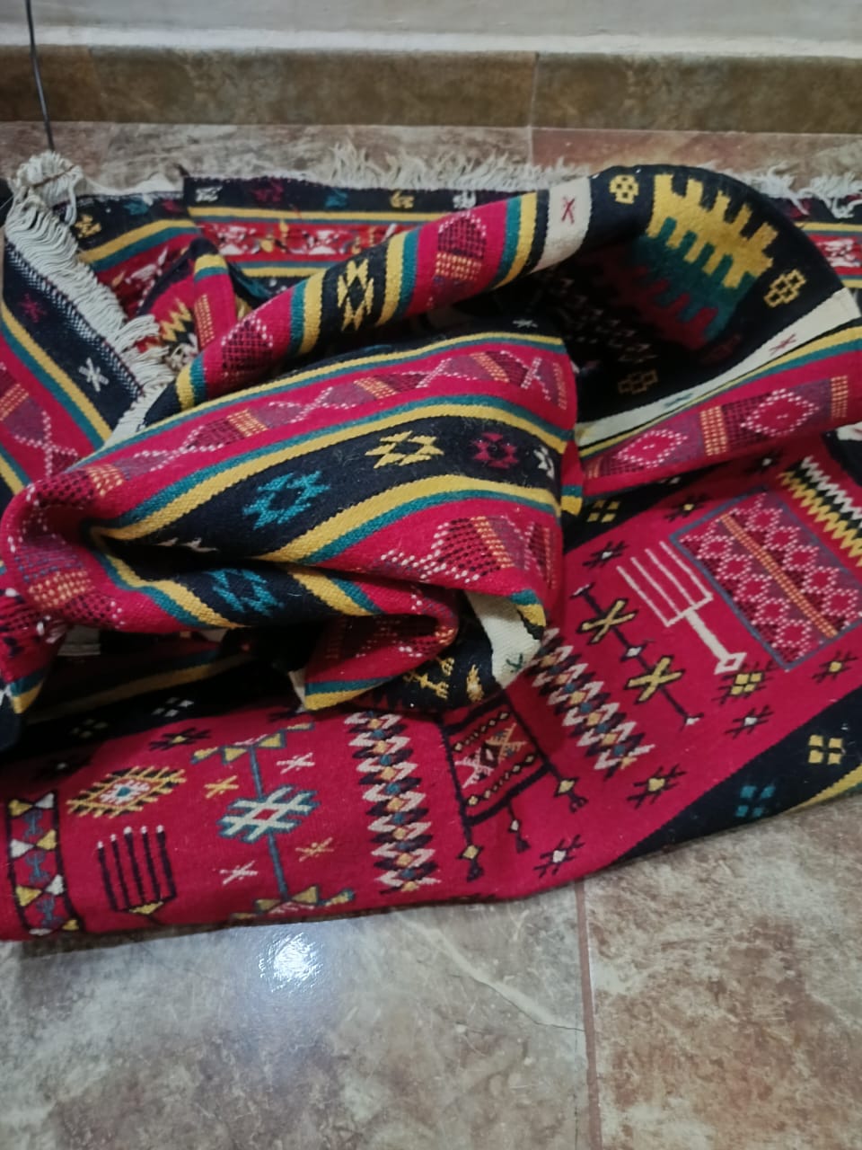 زربية بربرية حرة خاصة بالرواق.