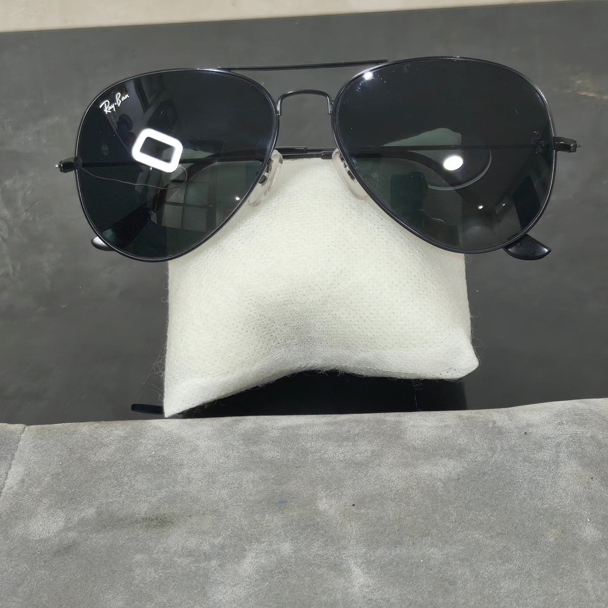 Lunette ray ben cobra aviator Italy original
58/24
Prix 12000