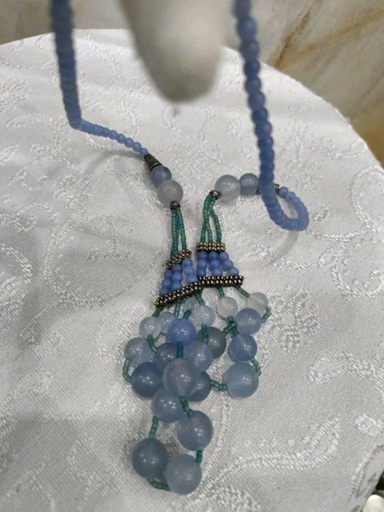 عقد بحجر عقيق سماوي