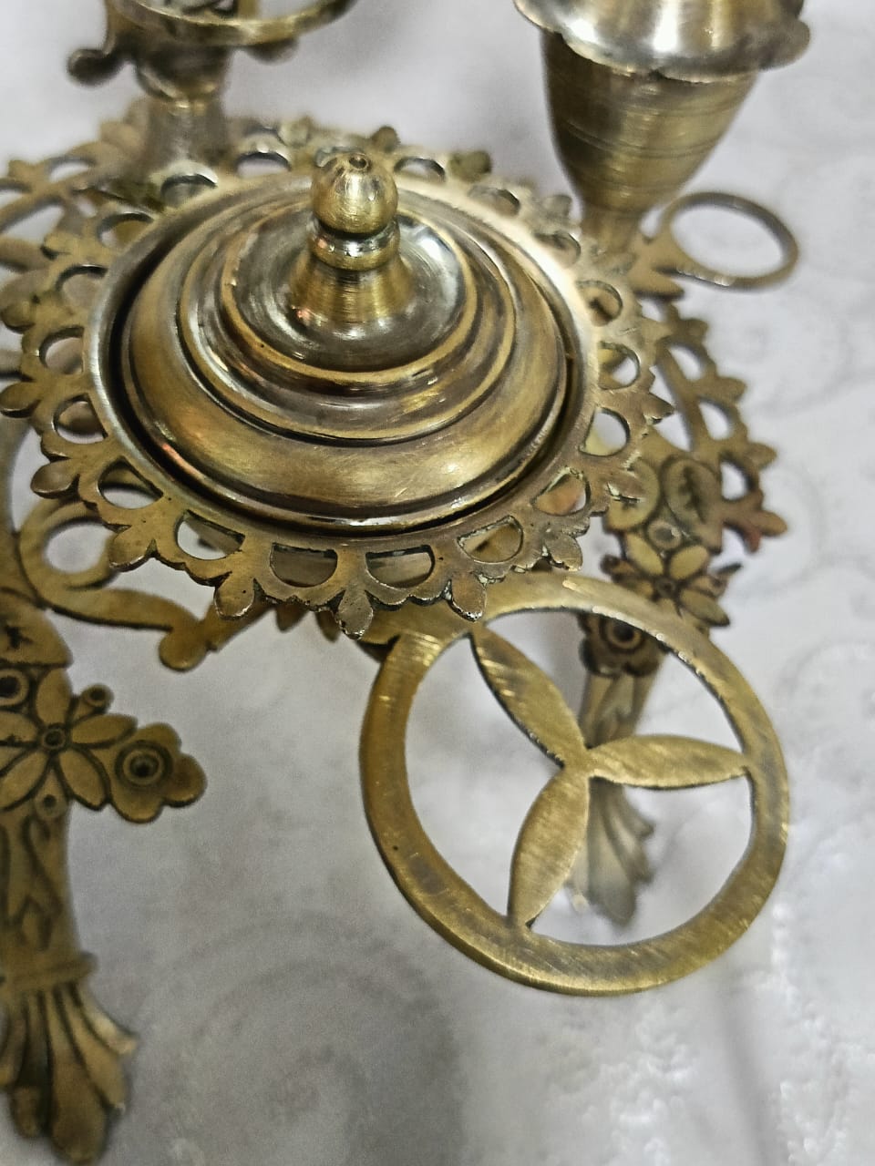 طاولة زينة عربية قديمة