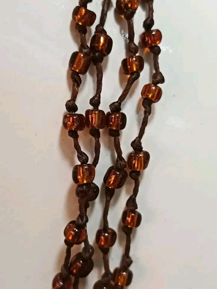 عقد تحفة طوله 23cm