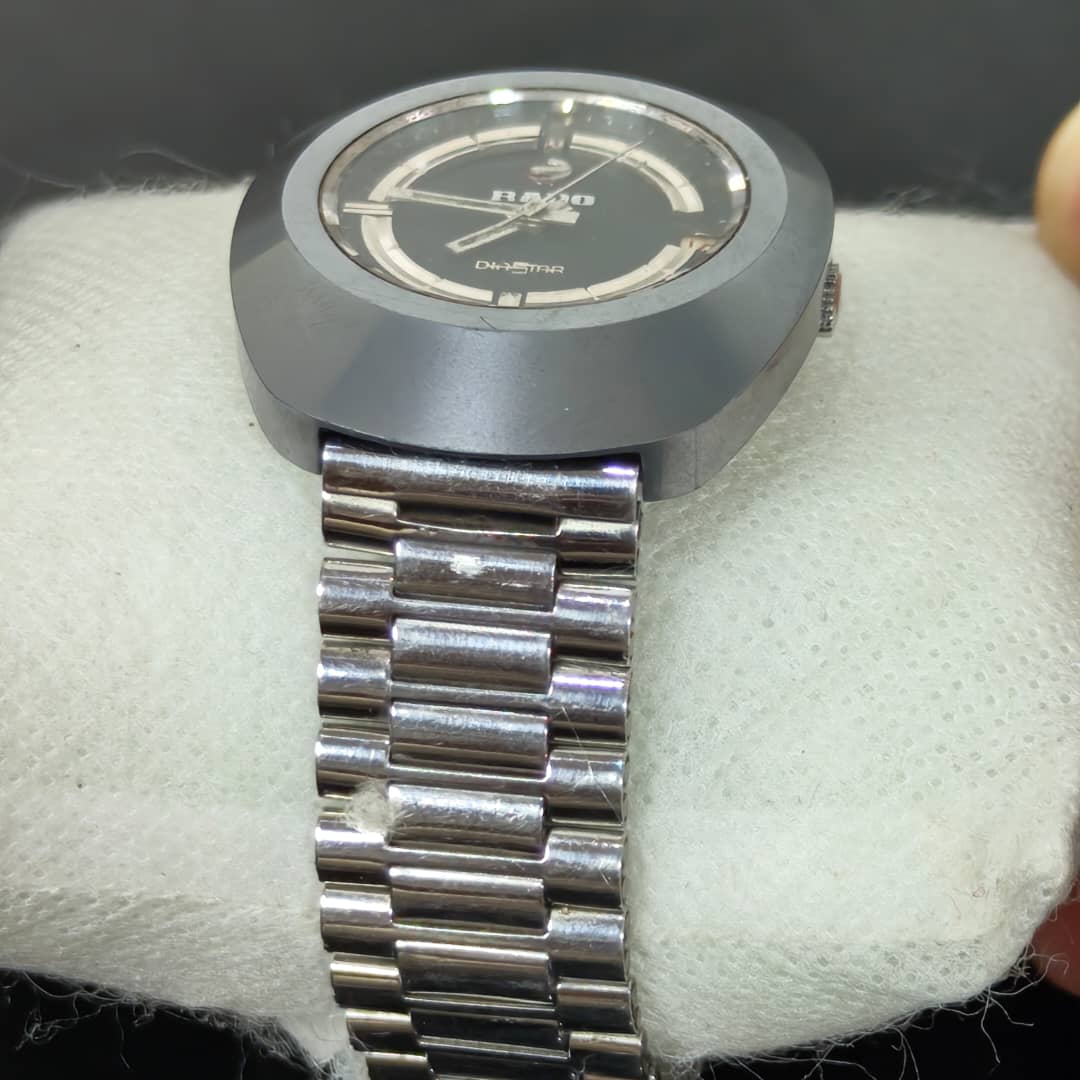 Montre rado céramique automatique original
38cm
Prix 40000