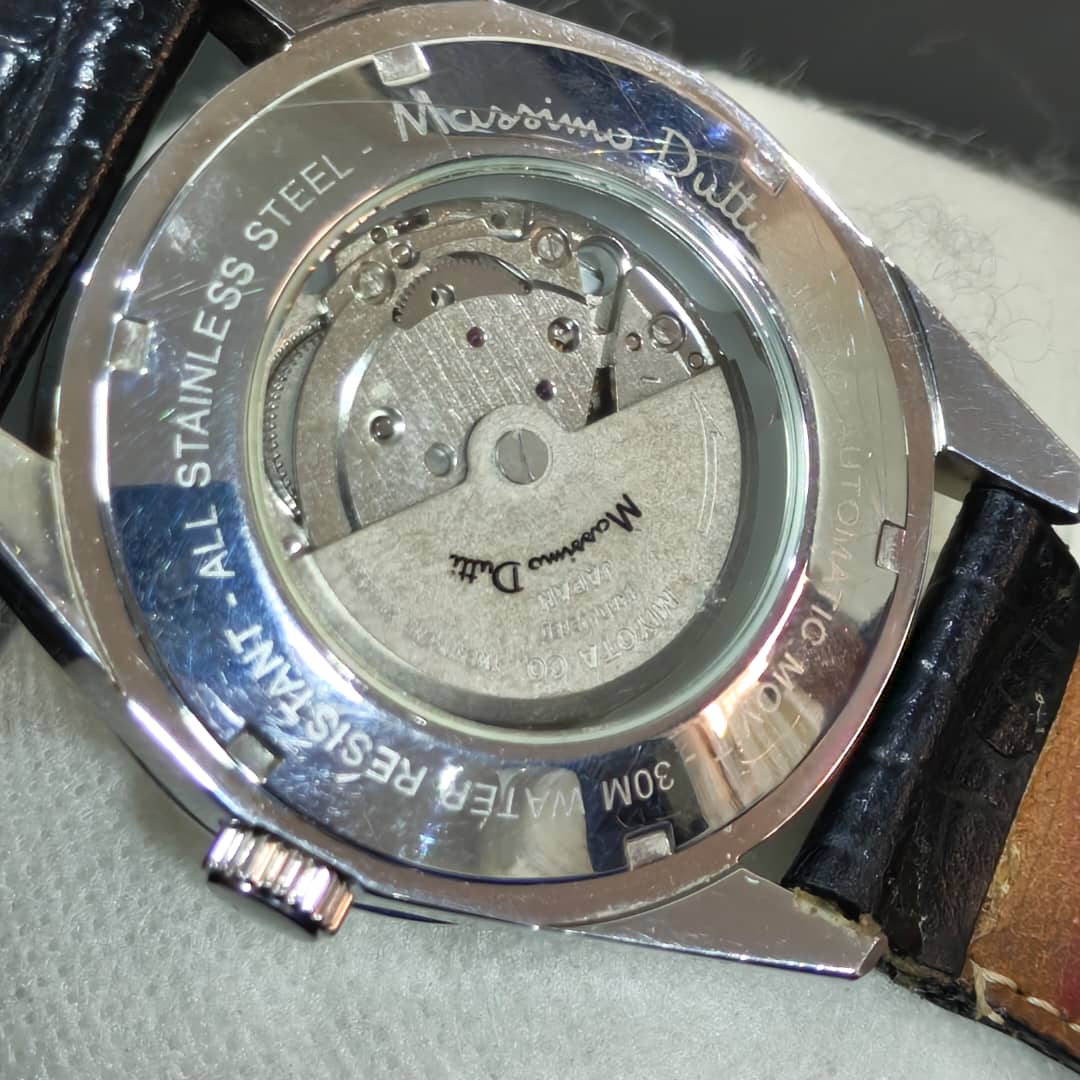 Montre Massimo Dutti automatique original
42mm
Prix 22000