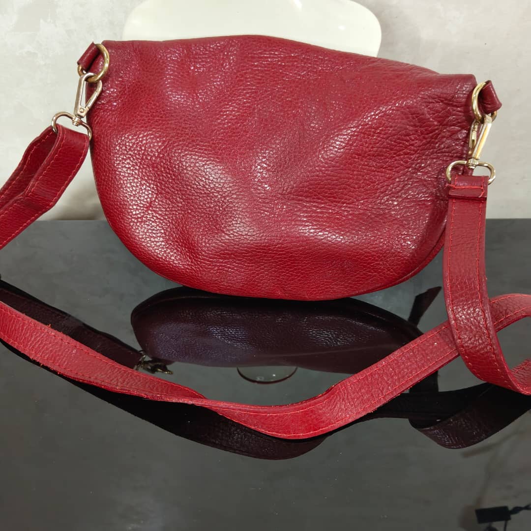 Sac genuine leather en cuir femme original
30/20cm
Prix 12000