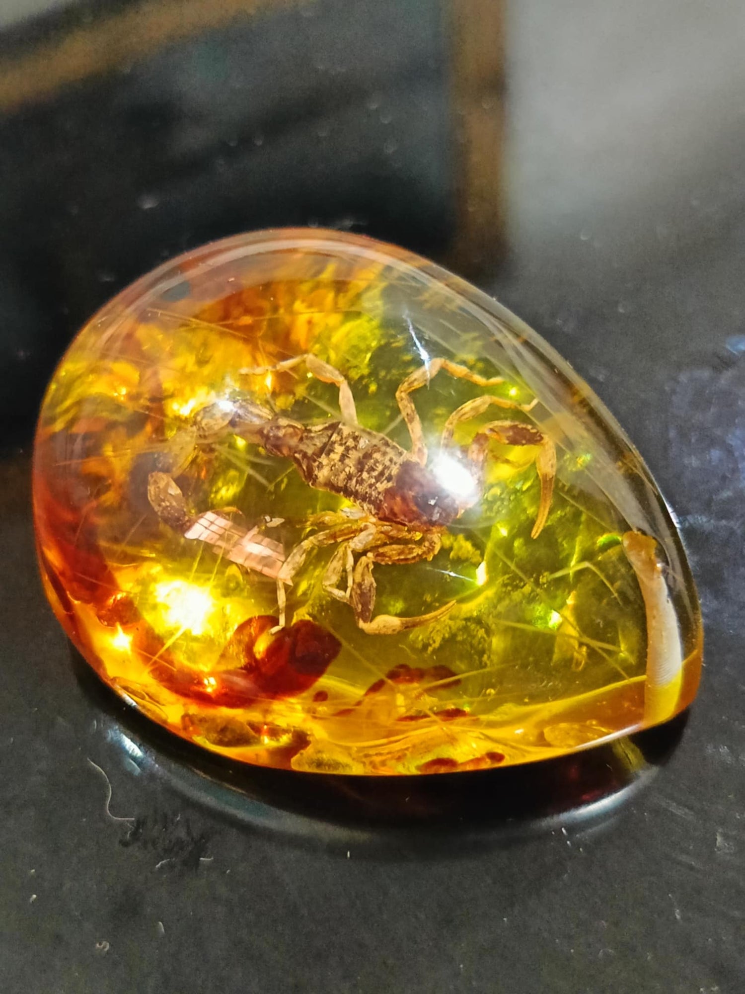 أحجار كريمة