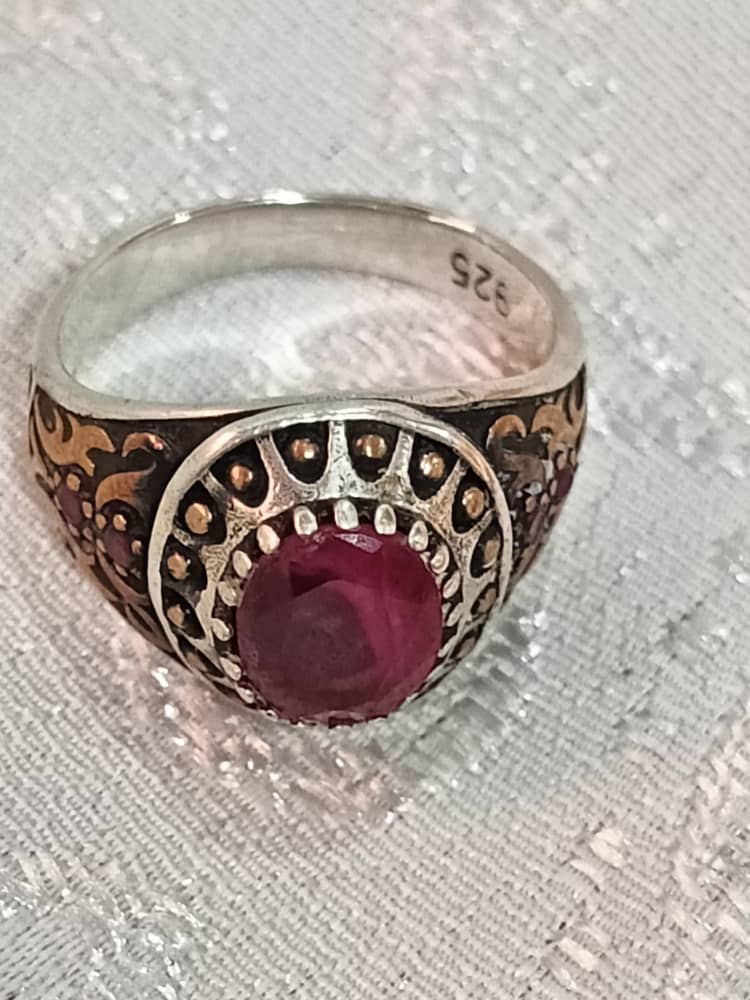 خاتم فضة بحجر ياقوت