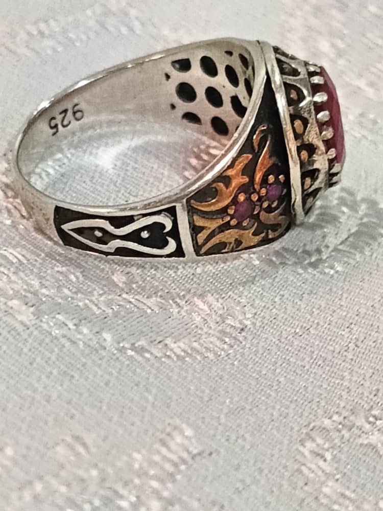 خاتم فضة بحجر ياقوت