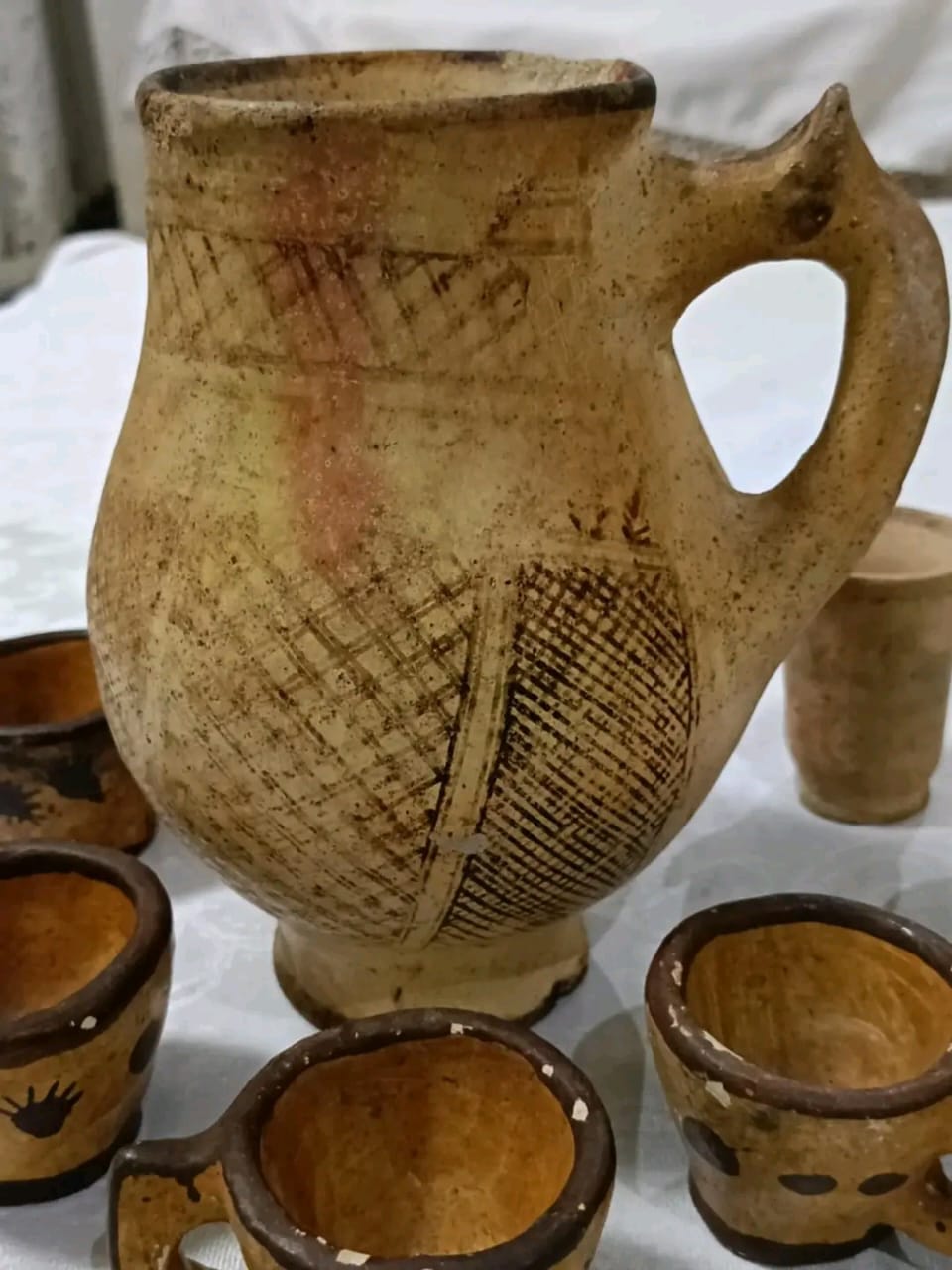 طقم قديم من صلصال طول الاناء 22cm