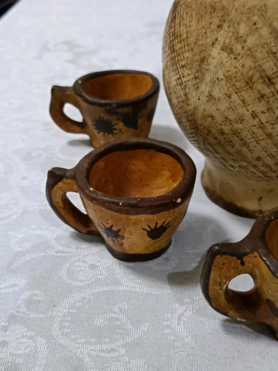 طقم قديم من صلصال طول الاناء 22cm