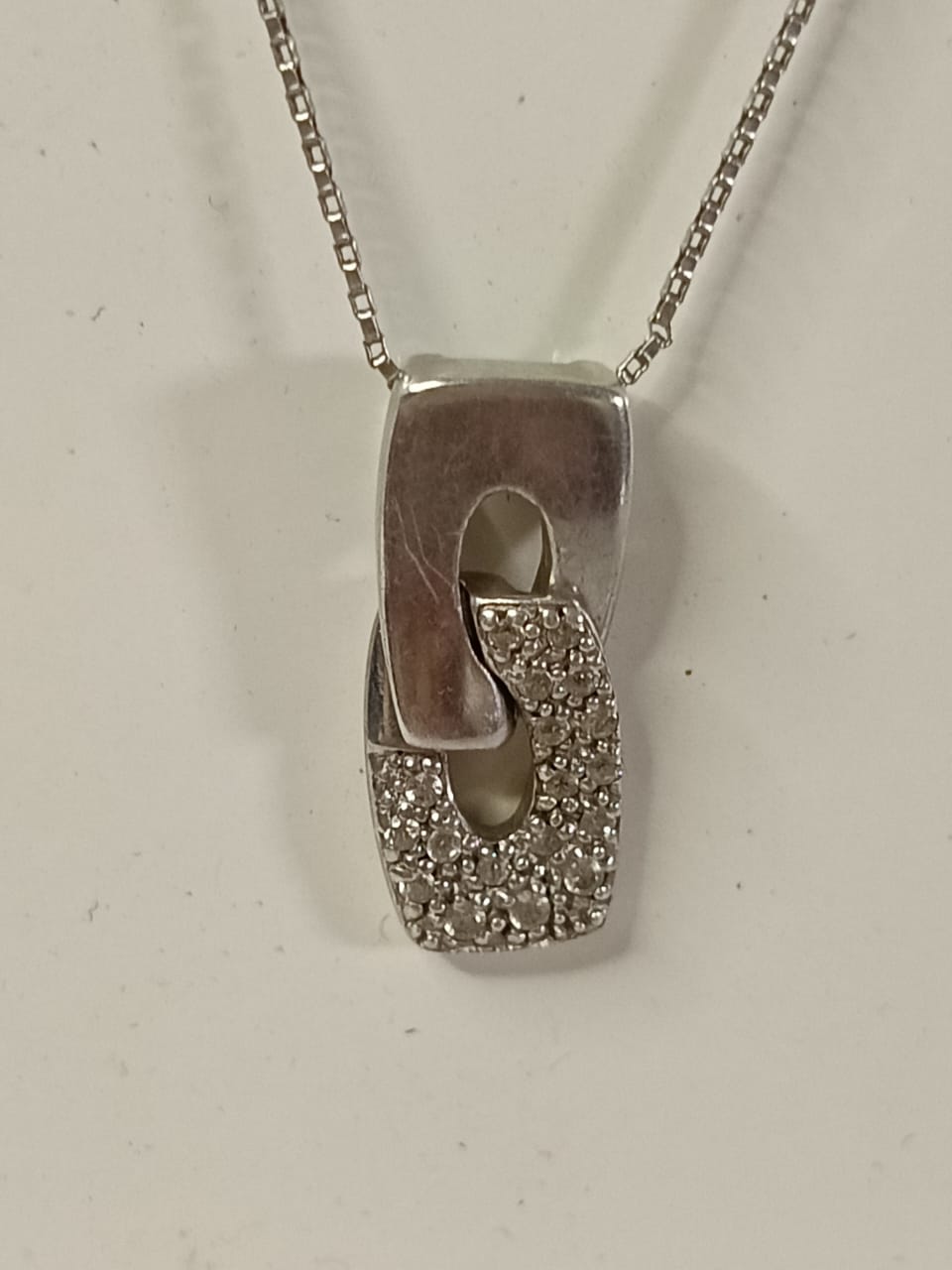 سلسلة فضة