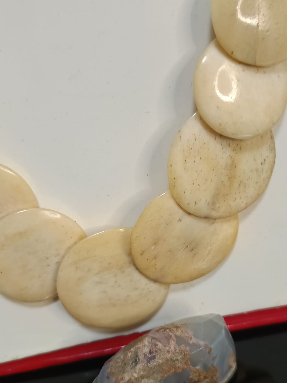 عقد تحفة بمن عااج الناعم