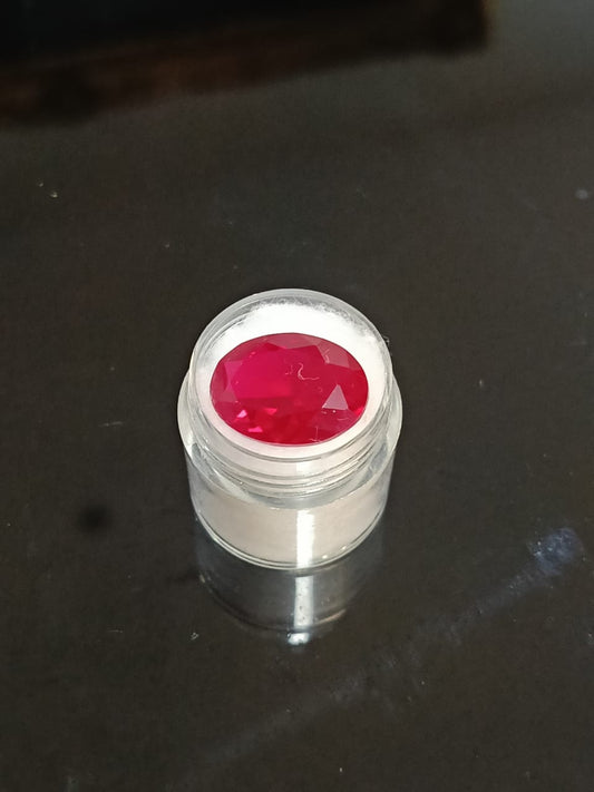 فص حجر ياقوت أحمر