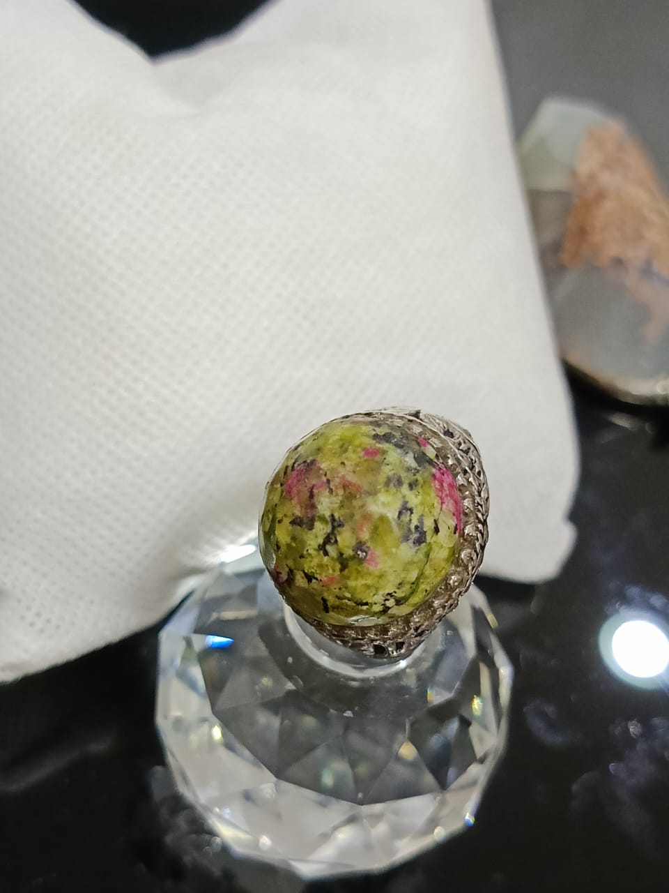 خاتم فضة بحجر طبيعي صلب