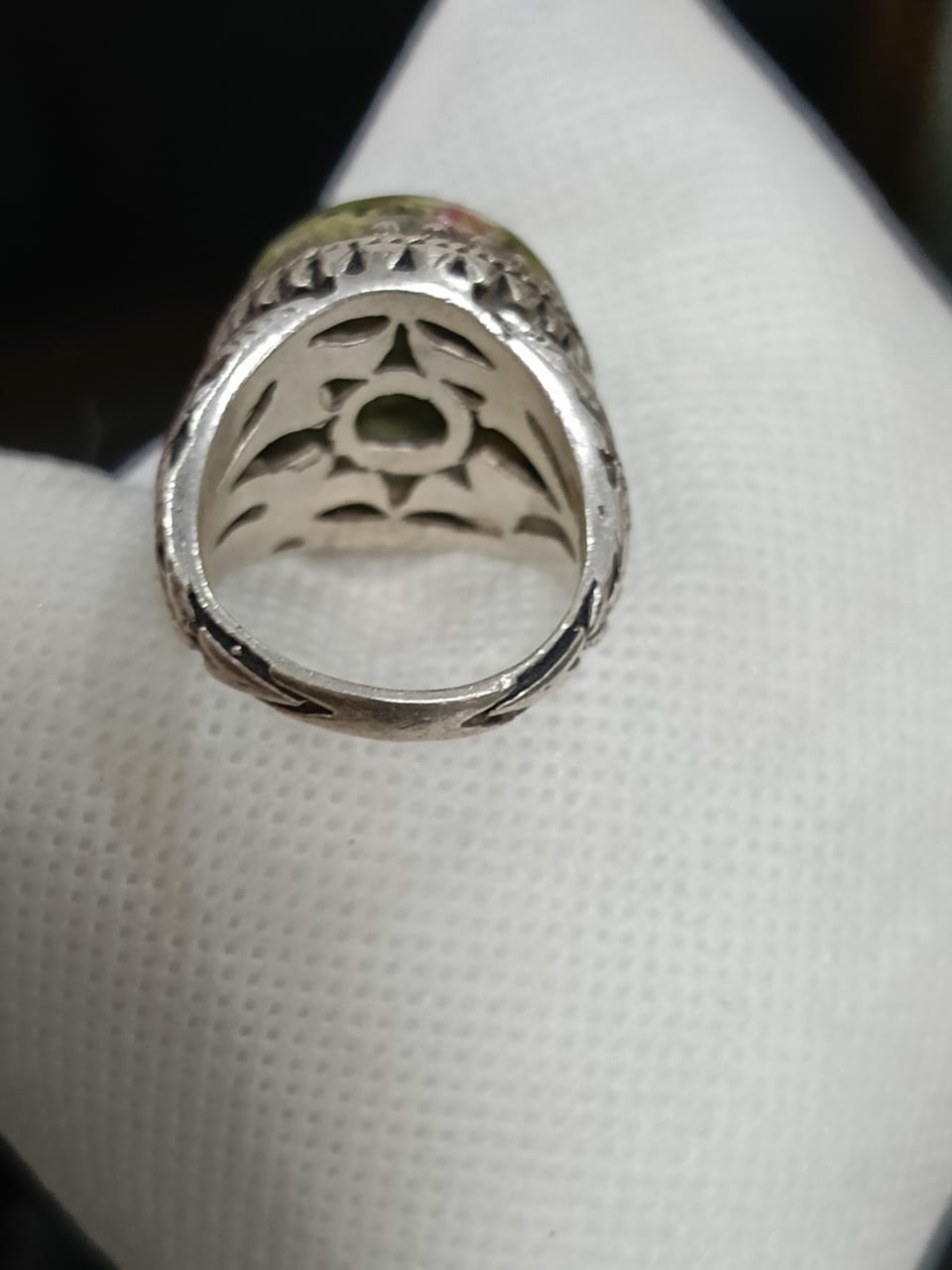 خاتم فضة بحجر طبيعي صلب