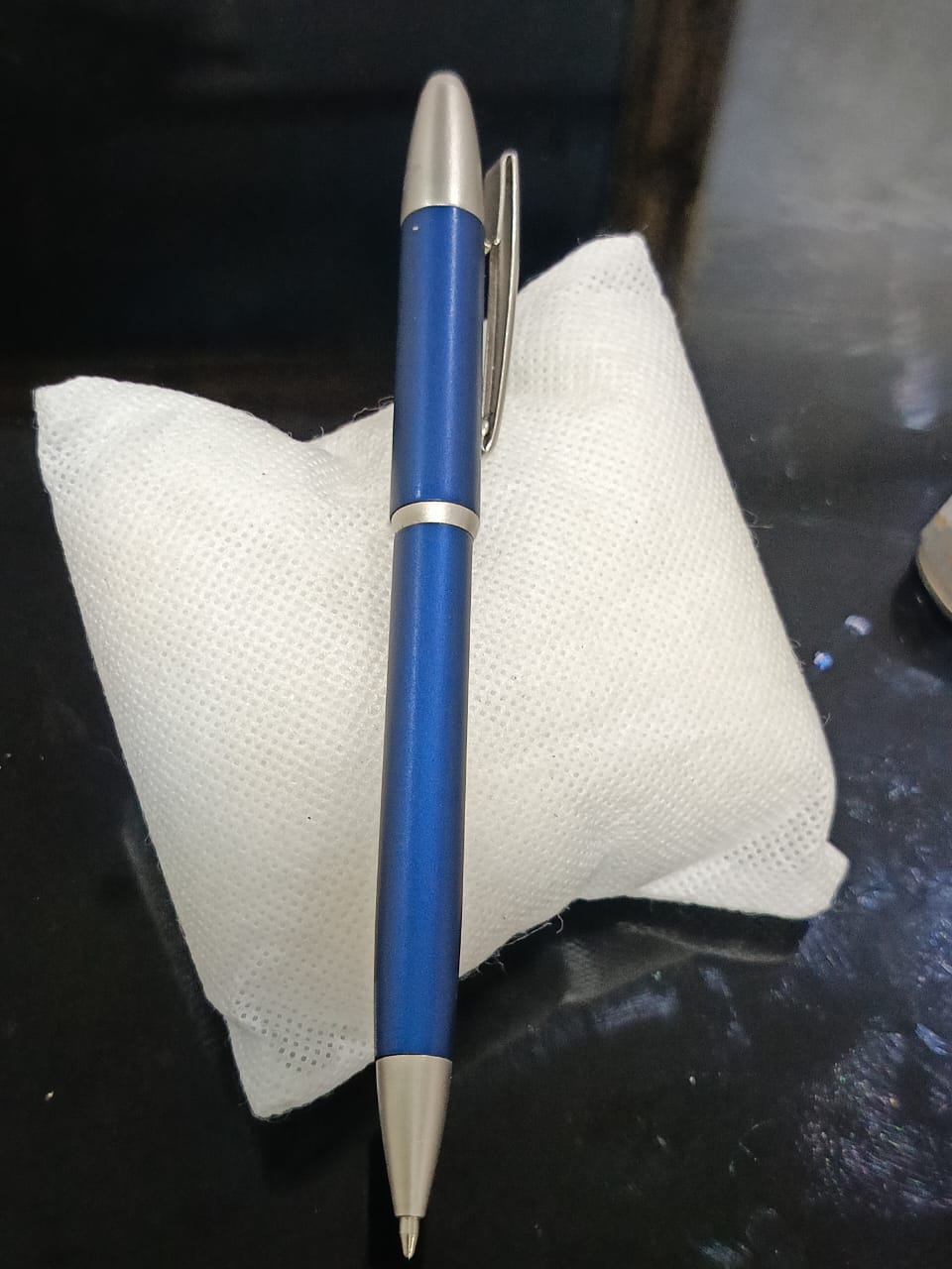 Stylo pierre Cardin avec Pierre saphir bleu