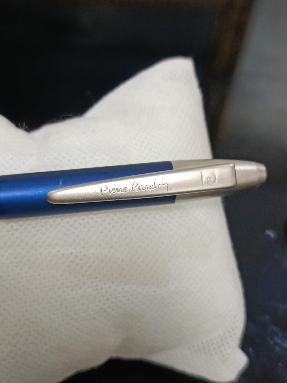Stylo pierre Cardin avec Pierre saphir bleu