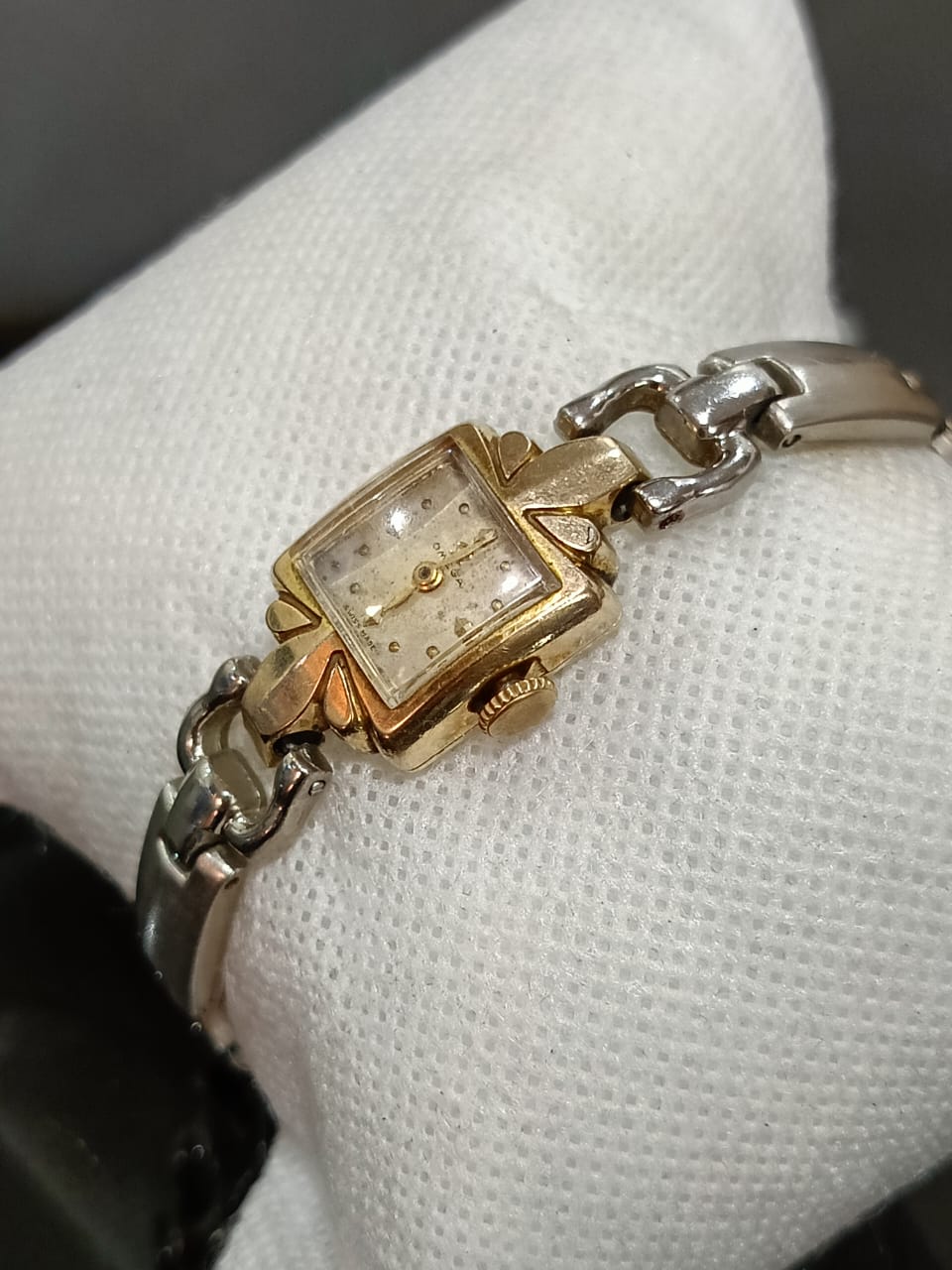 Montre Omega femme mécanique vintage original/80m- or