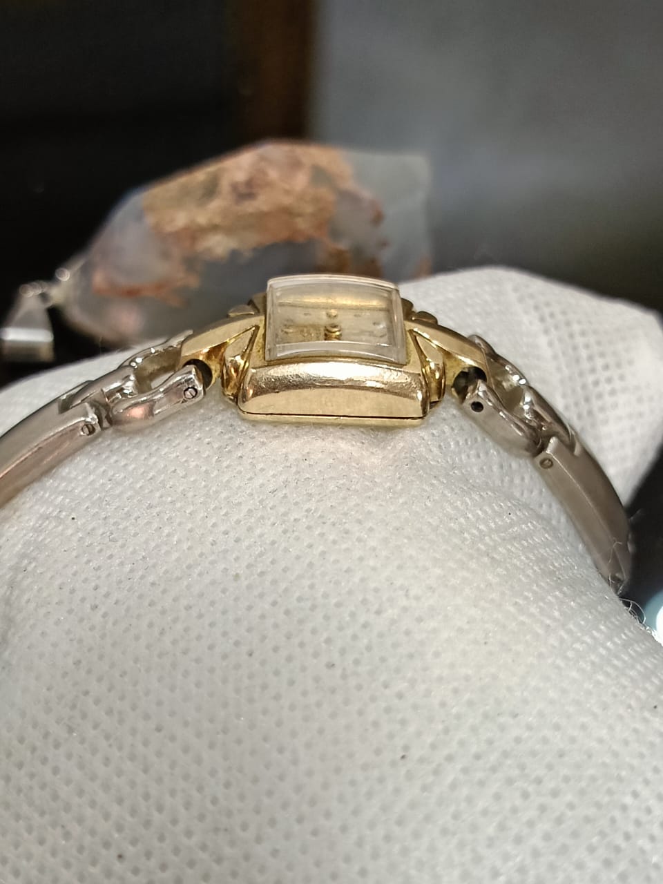 Montre Omega femme mécanique vintage original/80m- or