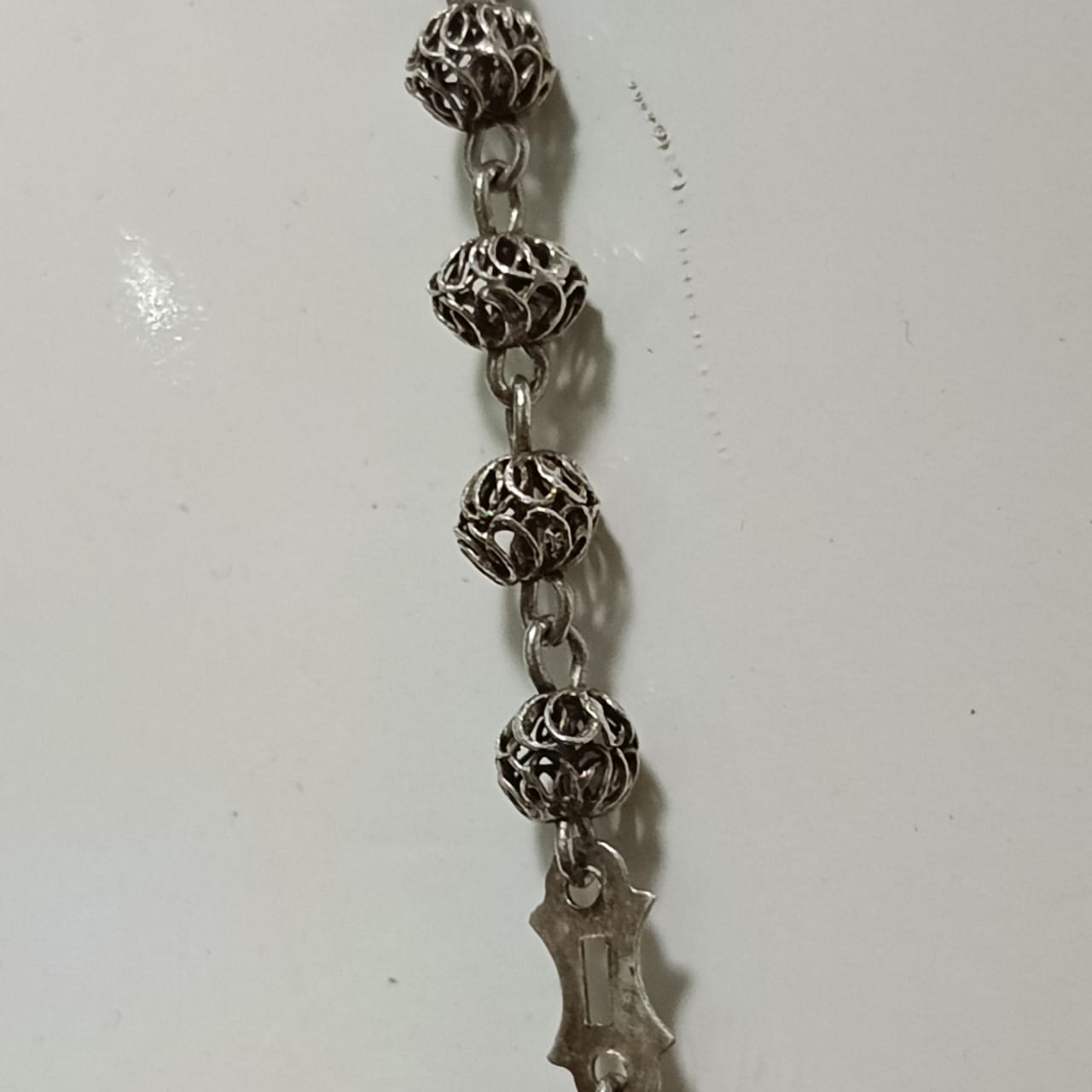 سلسلة فضة مزخرفة