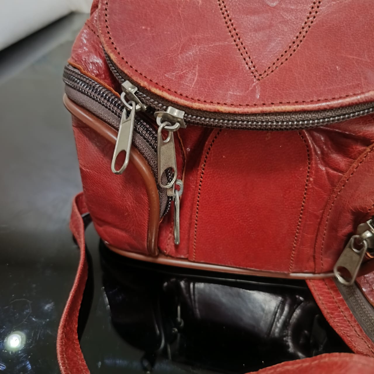 Sac femme en cuir vintage original
