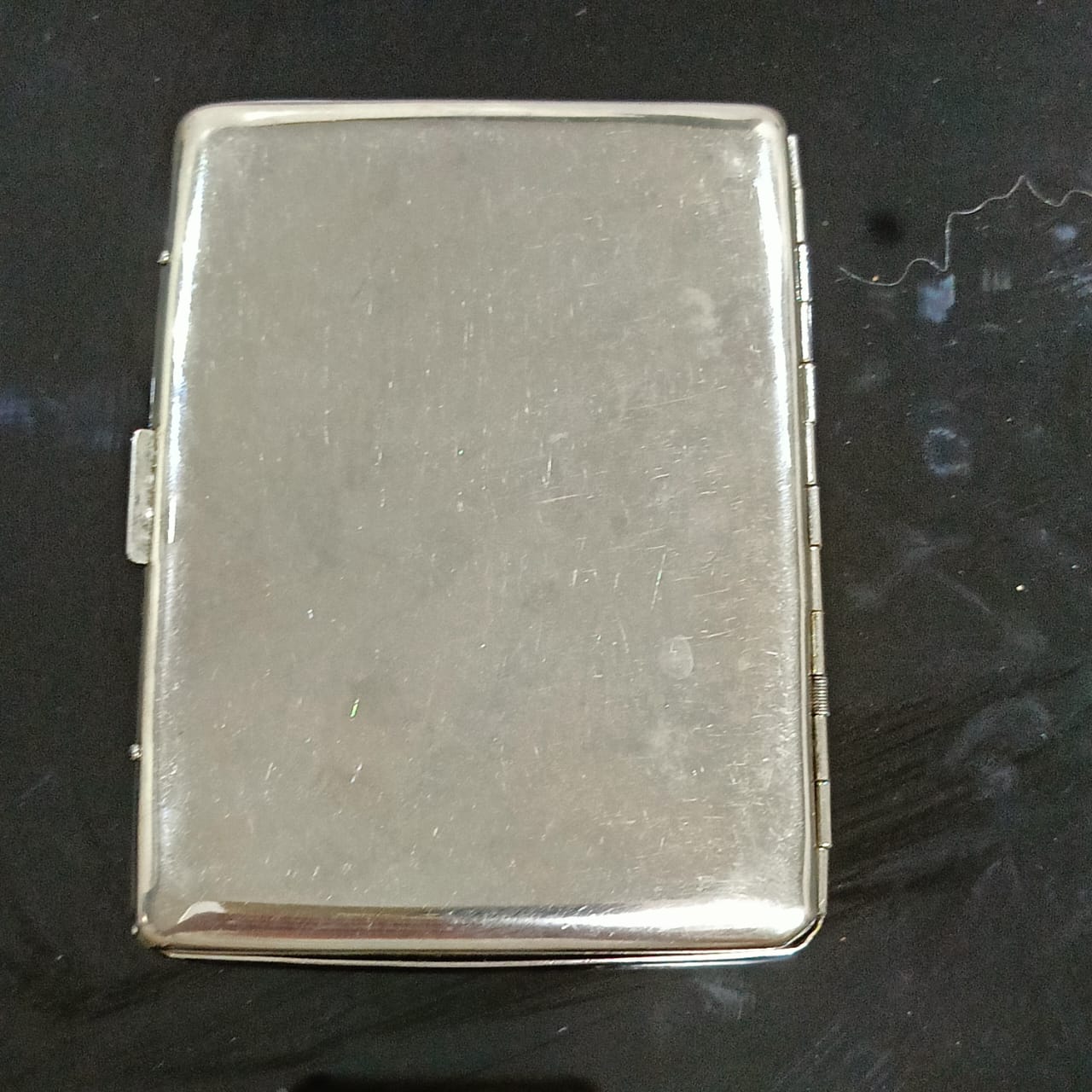 حاملة ورق مطلية بالفضة