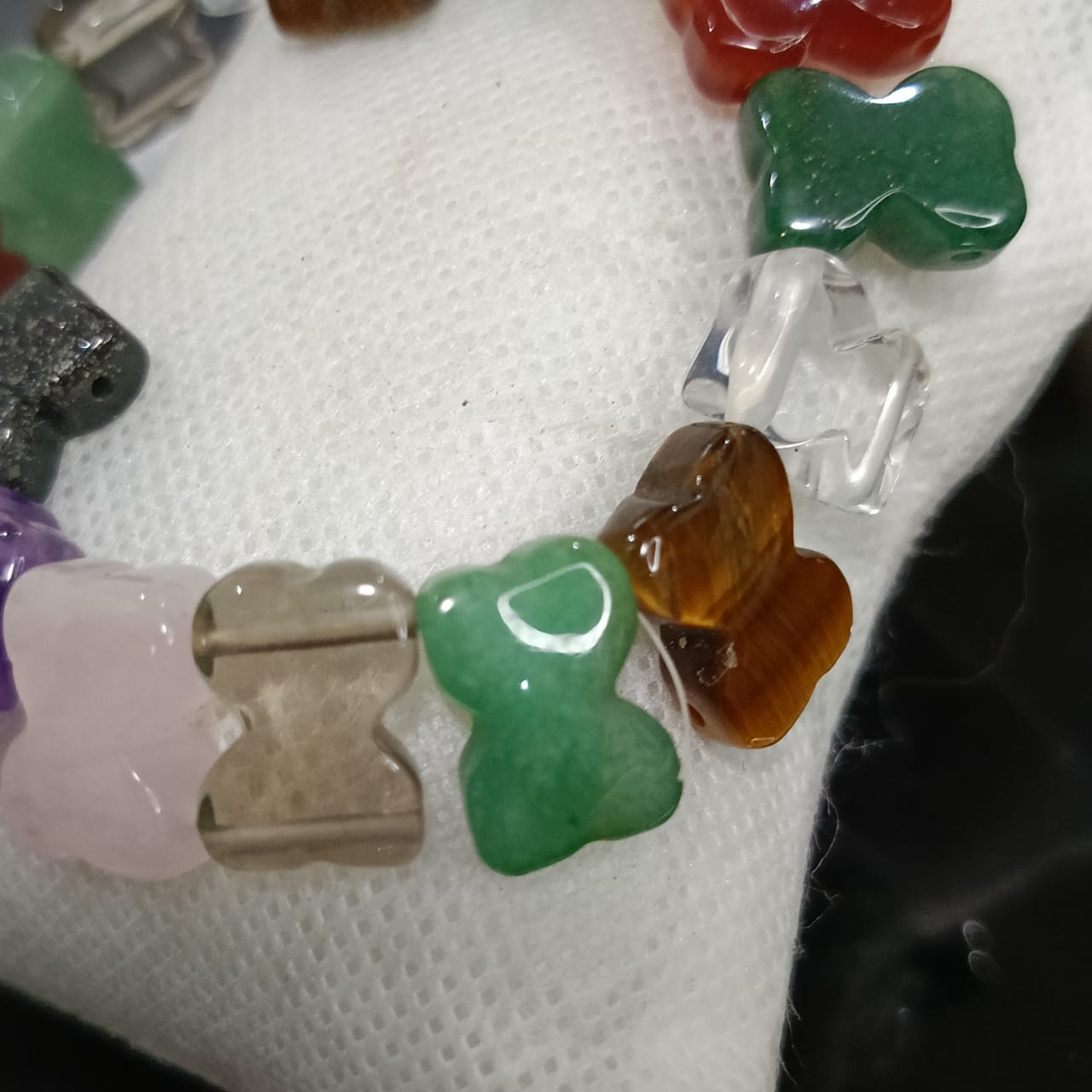 سوار تحفة بأحجار كريمة
