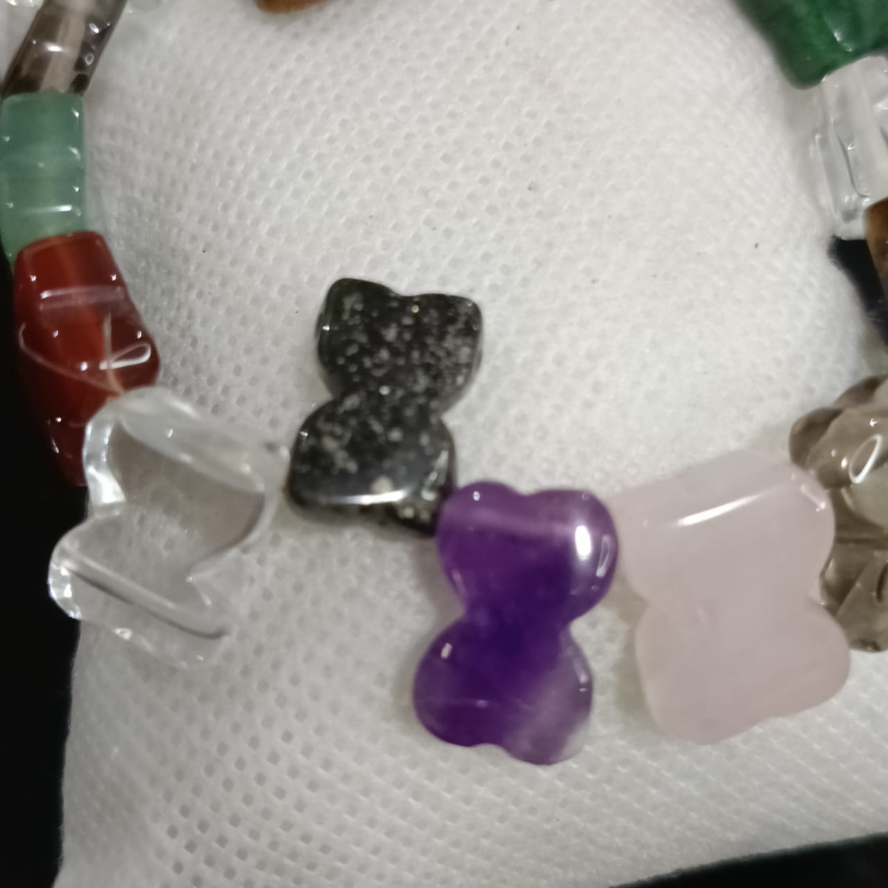 سوار تحفة بأحجار كريمة