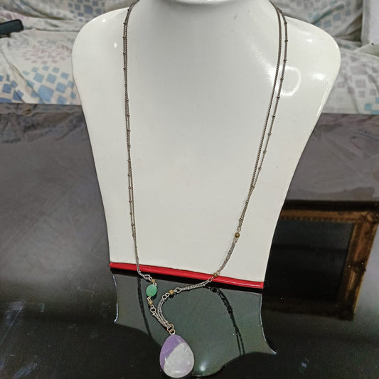 سلسلة بقلادة امتيست وحجر زمرد